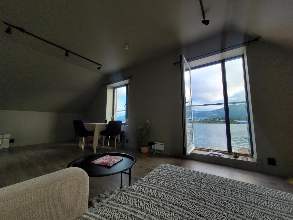 Single Elegant Room I Sentrum- Sea View Ålesund Exterior foto